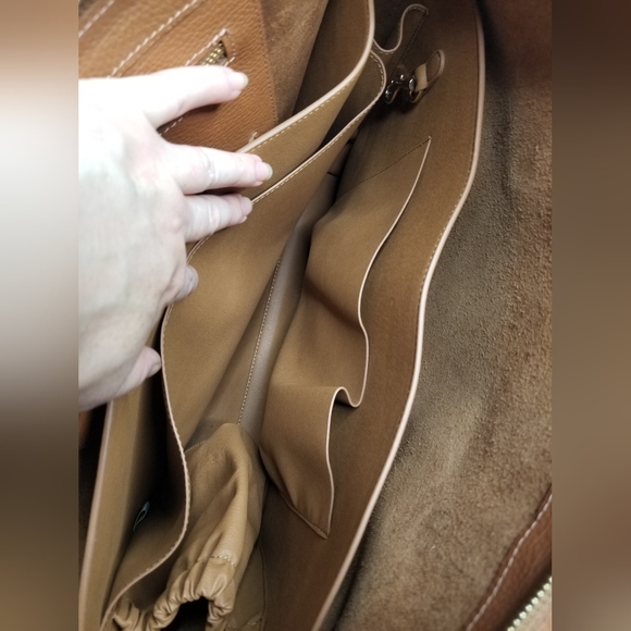 Cuyana Structured Leather Zipper Tote & Leather Organizer Carmel - Picture 11 of 16